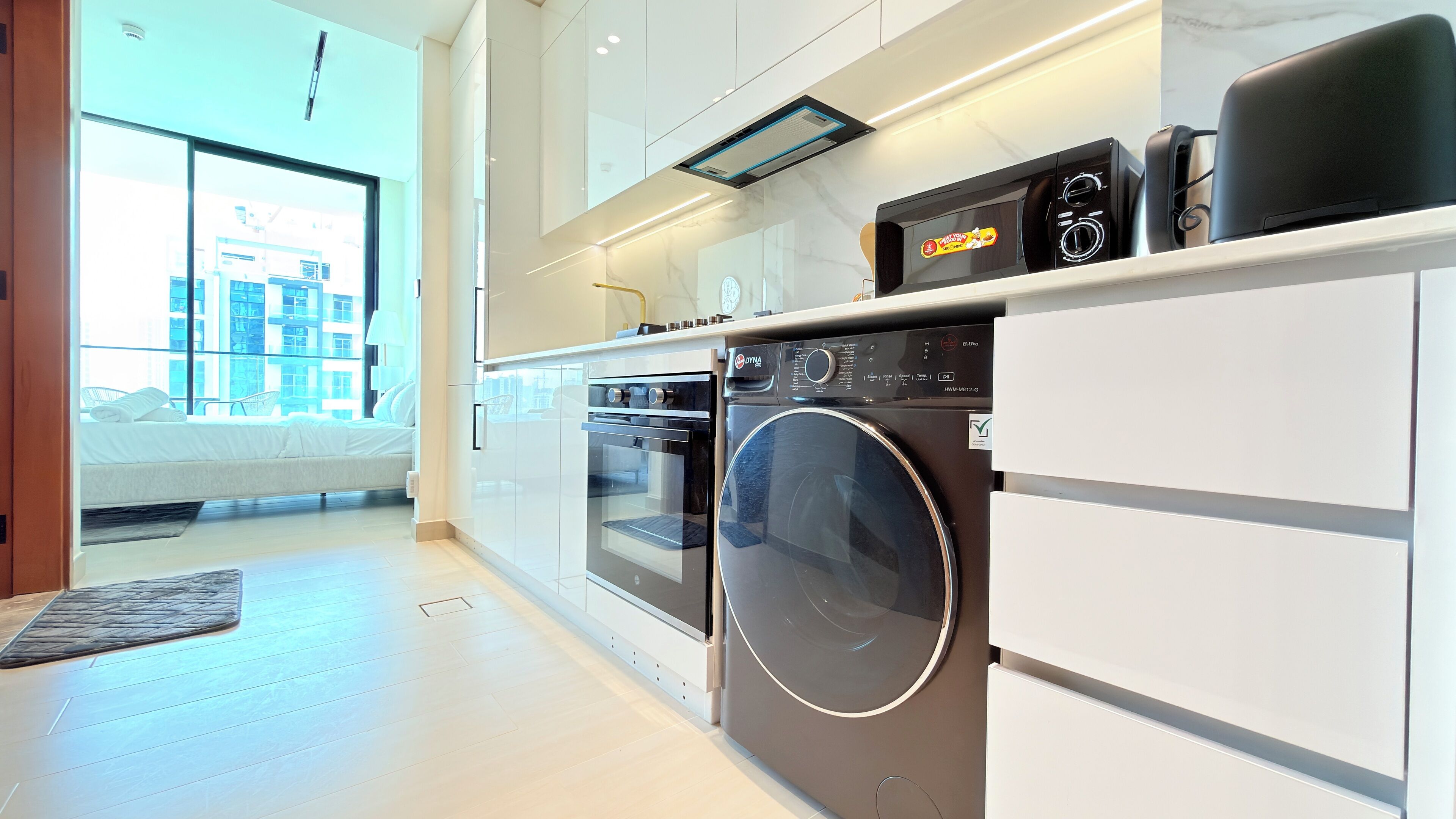 Bureau, espace de travail pour ordinateur portable, Wi-Fi gratuit