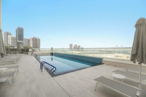 Pool - Silkhaus Premium 1BDR | Minutes walk to Reem Beach! (Abu Dhabi)