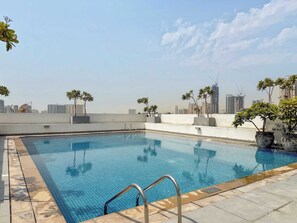 Pool - Silkhaus Comfy 1BDR Stay | Jumeirah Village | NEW! (دبي)