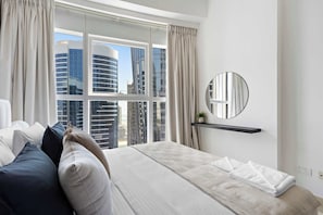 2 bedrooms, desk, iron/ironing board, WiFi
