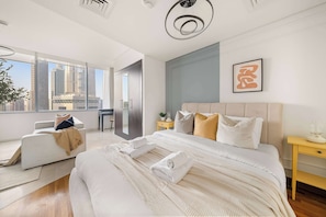 Desk, iron/ironing board, WiFi, bed sheets