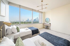 2 bedrooms, desk, iron/ironing board, WiFi