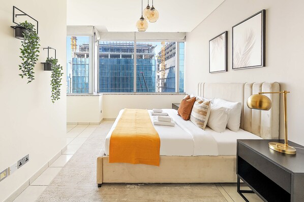 2 bedrooms, desk, iron/ironing board, WiFi