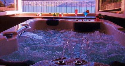 Casa Osmanto A: A cozy and welcoming apartment situated at a short distance from the shores of Lake Como, with Free WI-FI.