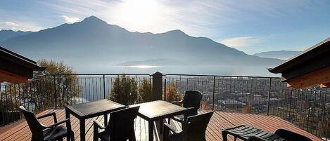 تناول الطعام بالخارج