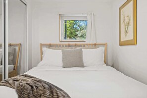 1 slaapkamer, een strijkplank/strijkijzer, wifi, beddengoed