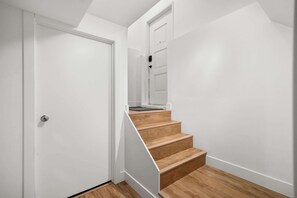 Interior - The Sunday Charming Private Suite in Calgary (Calgary)