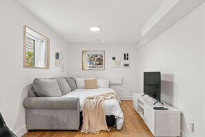 2 makuuhuonetta, silitysrauta/-lauta, Wi-Fi, vuodevaatteet