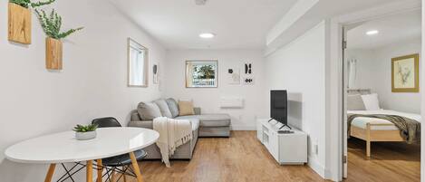 2 Schlafzimmer, Bügeleisen/Bügelbrett, WLAN, Bettwäsche