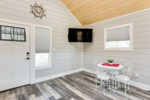 Dining - Pet Friendly! Norfork Lake Getaway w/ Fire Pit (Mountain Home)