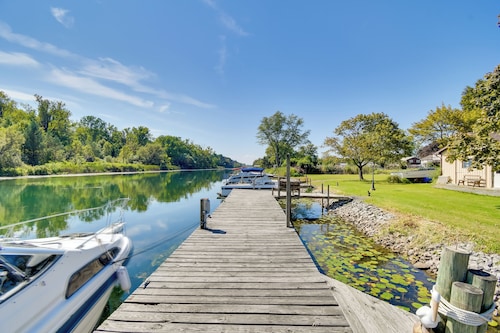 Riverfront Couple's Retreat, 3 Mi to Seneca Lake!