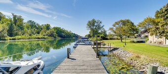 Riverfront Couple's Retreat, 3 Mi to Seneca Lake!