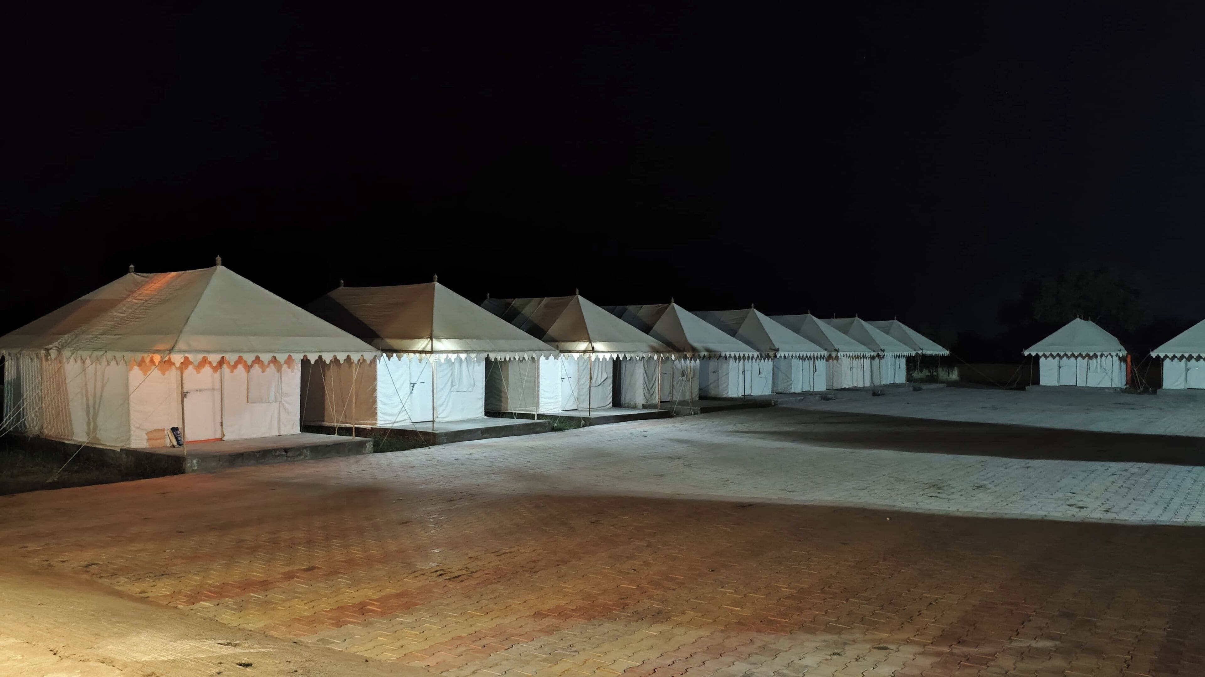 Tente Standard | Accès au Wi-Fi (inclus)