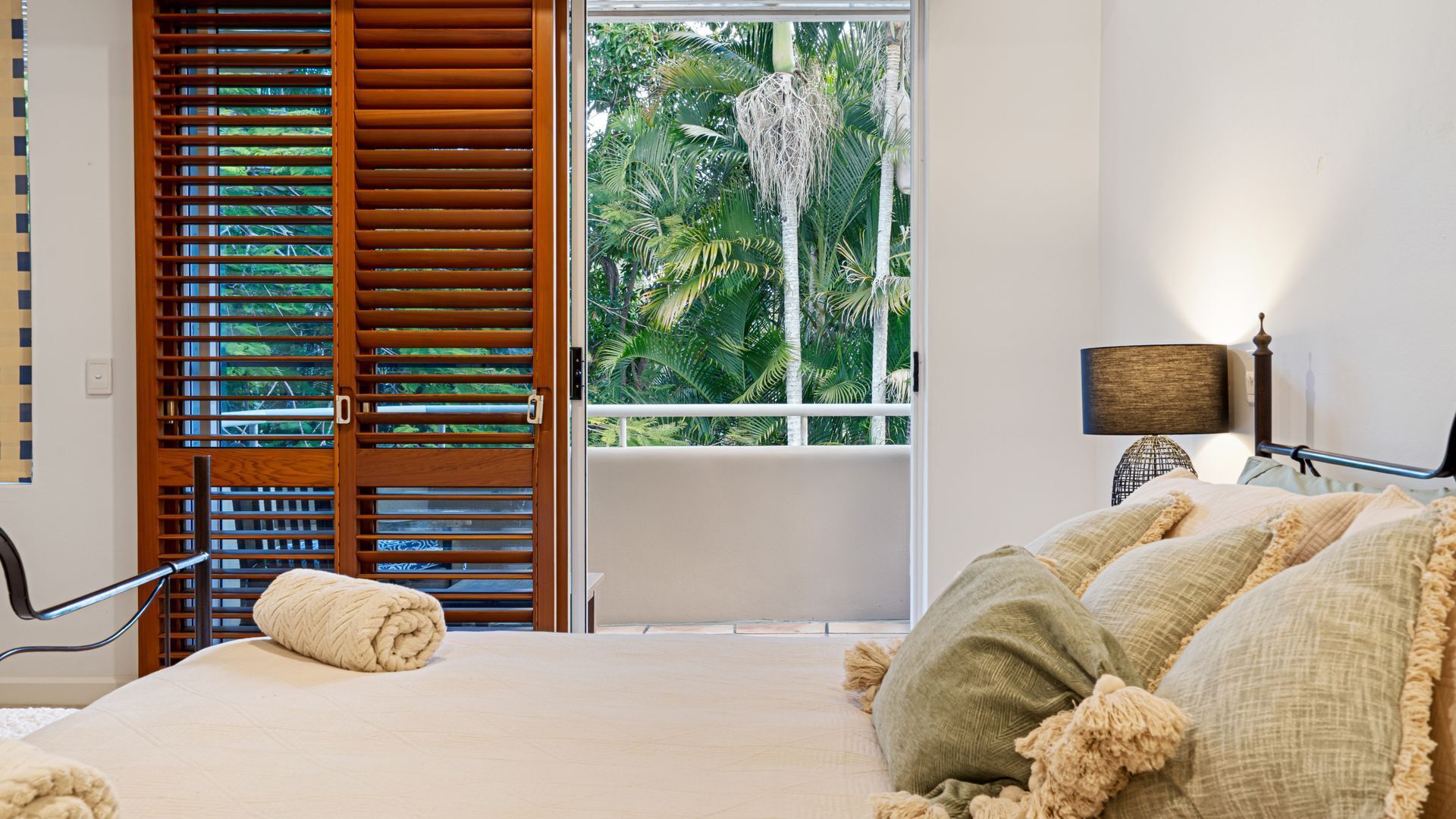 5 bedrooms, iron/ironing board, WiFi