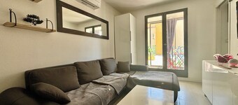 LOVELY ALL-INCLUSIVE TWO-BEDROOM GROUND-FLOOR APARTMENT WITH TWO TVS AND WIFI