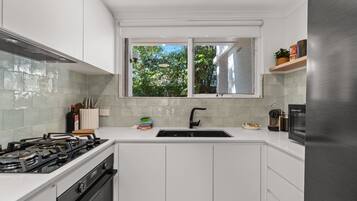 Fridge, microwave, oven, stovetop