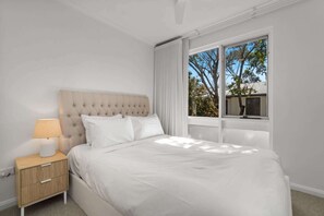 2 habitaciones, escritorio, tabla de planchar con plancha y wifi 