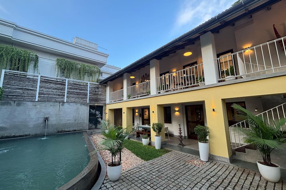 Baron's antiquarian villa