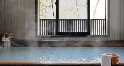 Komakusa Hotel