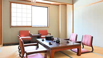 Standard Quadruple Room, Non Smoking, Mountain View | In-room safe, free WiFi