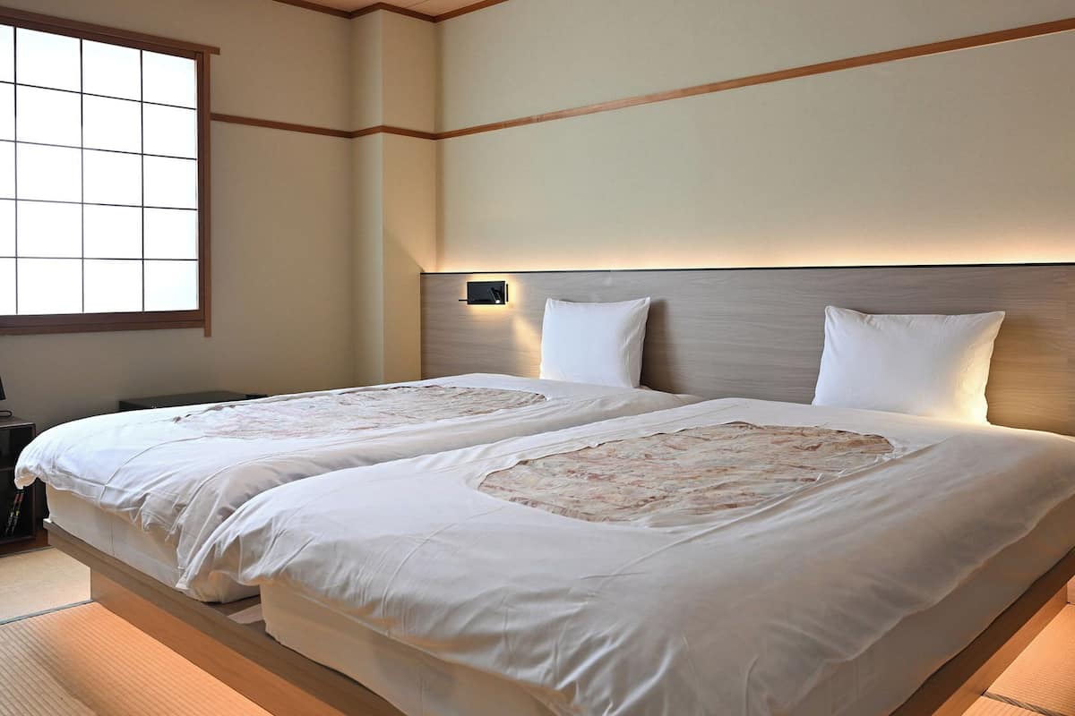 In-room safe, free WiFi, bed sheets
