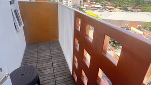 Unclassified image, 4 of 7, button - Meteor Garden (Cebu City)