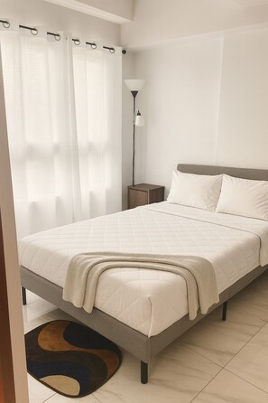 1 habitación, acceso a internet y ropa de cama