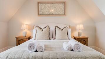 3 slaapkamers, een bureau, een strijkplank/strijkijzer, wifi