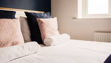 3 bedrooms, desk, iron/ironing board, WiFi