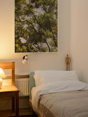 3 bedrooms, desk, iron/ironing board, WiFi