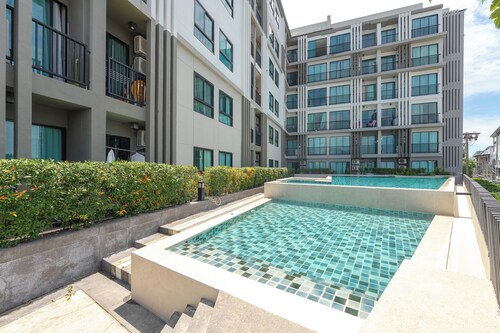 1BR Condo Pool Gym Near Beach C237
