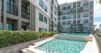 1BR Condo Pool Gym Near Beach C237