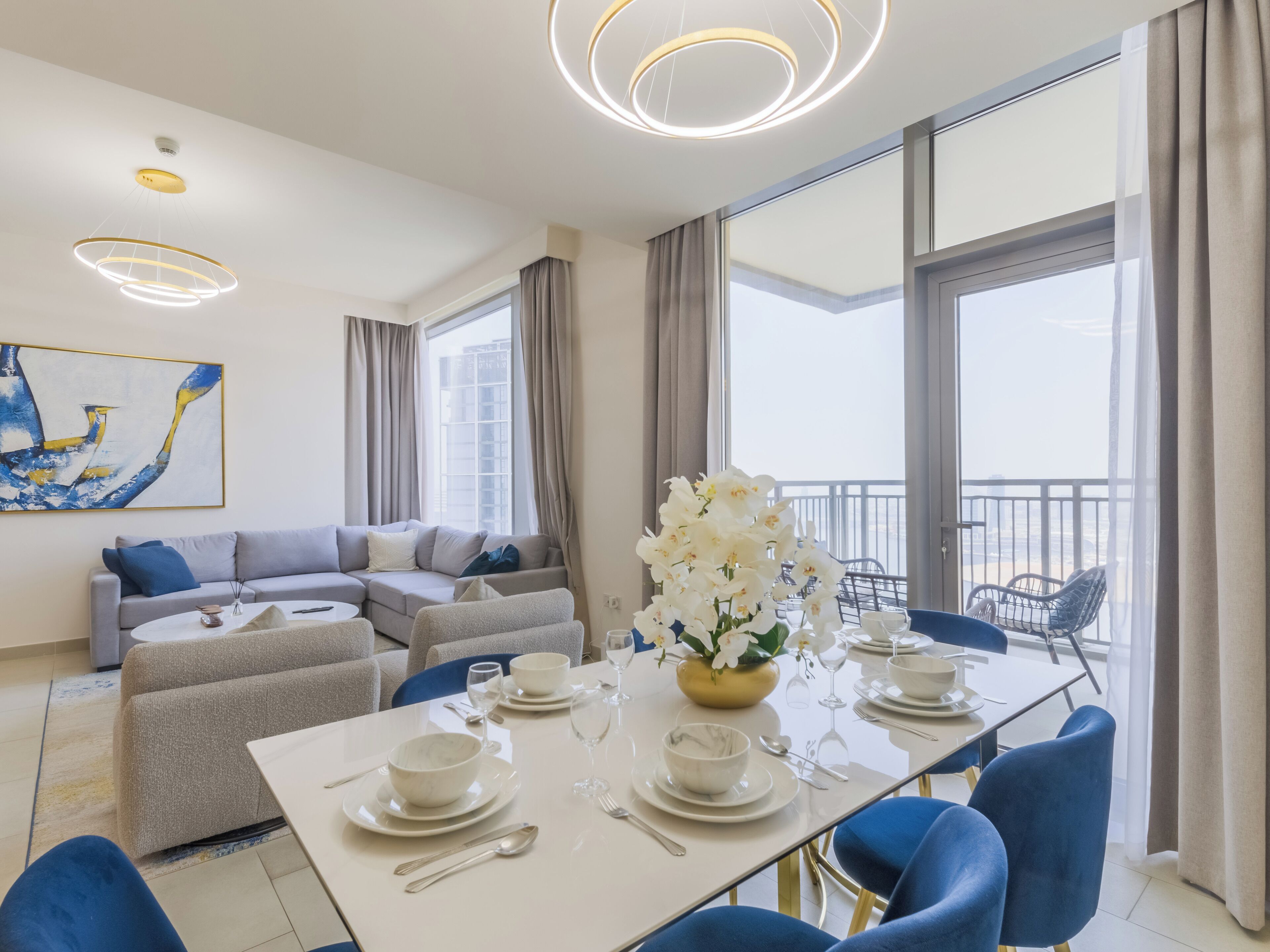 Luxury Apartment, Balcony, Bay View | In-room dining