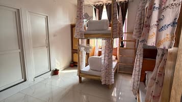 8 Bed Mixed Dorm | Free WiFi