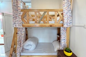 6 Bed Mixed Dorm | Wi-fi percuma 