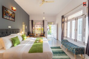 Superior Double Room, Mountain View | Living area