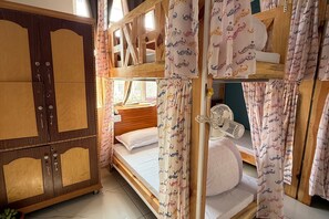 8 Bed Mixed Dorm | Free WiFi