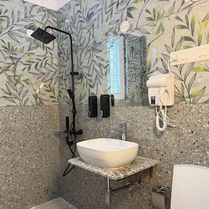 Deluxe Double Room, Mountain View | Bathroom