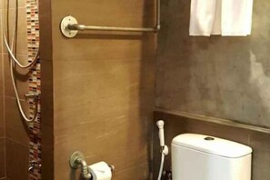 Bathroom - Room 2 U (Hat Yai)