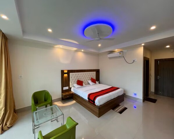 Deluxe Double Room, Hill View | Free WiFi