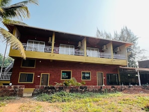 Fachada da propriedade
