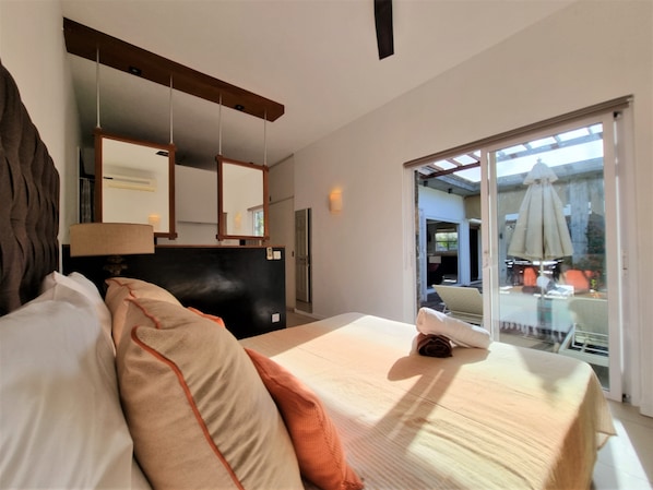 3 chambres, coffre-fort, bureau, fer et planche à repasser