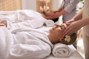 Couples treatment rooms, sauna, body treatments, aromatherapy - Himalayan Hideaway Resort Pokhara, The Centara Collection (Pokhara)