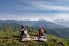 BBQ/picnic area - Himalayan Hideaway Resort Pokhara, The Centara Collection (Pokhara)