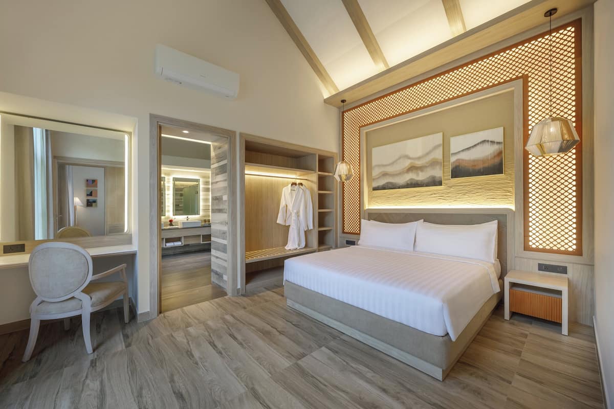 Villa, 1 Bedroom | Minibar, desk, laptop workspace, soundproofing