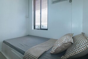 Room - Skybox Pension House by RedDoorz (Iloilo City)