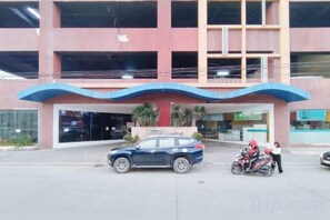Unclassified image, 5 of 11, button - San Marino JY7 Rentals by RedDoorz (Cebu City)