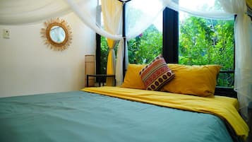 Căn hộ Cao cấp, sân hiên, quang cảnh vườn | Trang trí khác biệt, trang bị nội thất với thiết kế riêng biệt, bàn