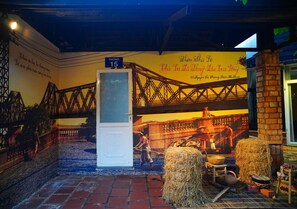 高級雙人房單人入住, 庭院, 湖景 | 獨特裝潢、布置獨特、書桌、筆電工作空間