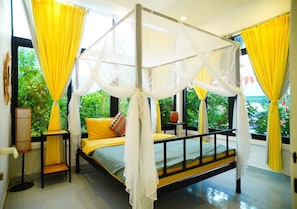 Apartemen Mewah, patio, pemandangan kebun | Didekorasi berbeda-beda dan dilengkapi dengan perabotan berbeda-beda